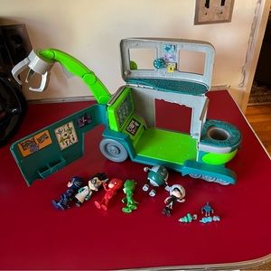 Hard To Find Large PJ Masks Play Set Mini Figurines With Romeos Evil Car Lab